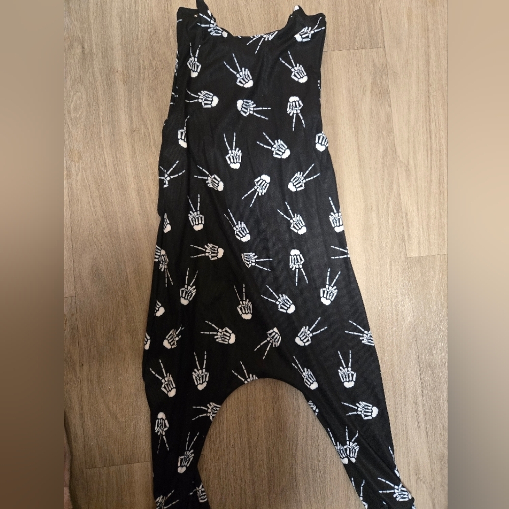 Brand new Black Skeleton hipster romper 6/7